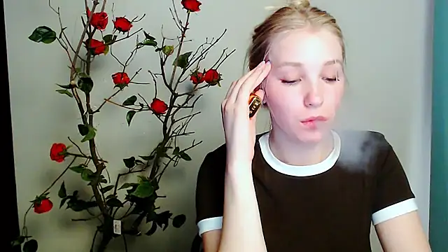 Snapshot of Queen_ofLove chatting on April 29, 2026, 5:30 pm Queen ofLove online show from April 29, 2026, 5:30 pm