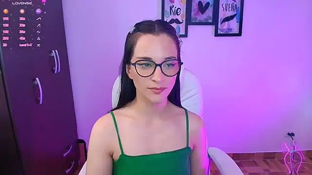 Snapshot of mariaan_m_ chatting on February 25, 2025, 9:15 pm mariaan m online show from February 25, 2025, 9:15 pm