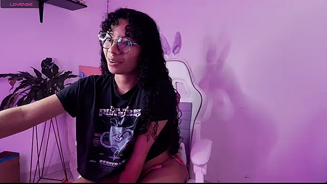 Snapshot of Elektra_williams chatting on March 6, 2025, 1:48 am Elektra williams online show from March 6, 2025, 1:48 am