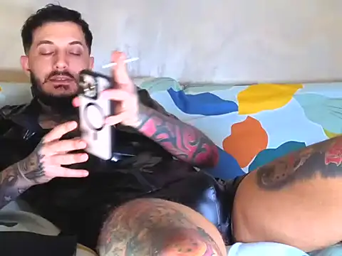 MentoXXL online show from April 10, 2026, 12:56 pm