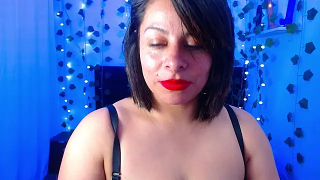 daphne 29 online show from January 7, 2025, 7:49 pm