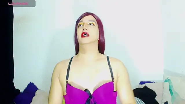 alexandrasexy32 online show from June 16, 2026, 10:54 pm
