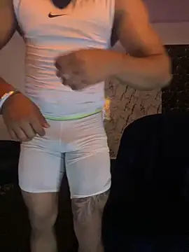 Snapshot of mikemacluffy chatting on February 4, 2025, 2:10 pm mikemacluffy online show from February 4, 2025, 2:10 pm