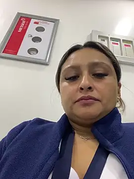 Keittly  online show from December 23, 2025, 2:33 am