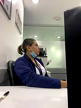 Keittly  online show from December 19, 2025, 1:09 am