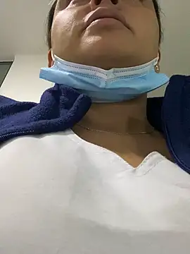 Keittly  online show from October 15, 2025, 1:04 am