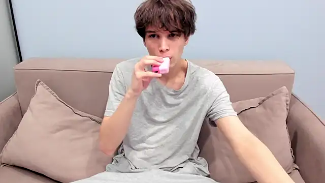 Im Shine Guy online show from November 29, 2025, 8:20 pm