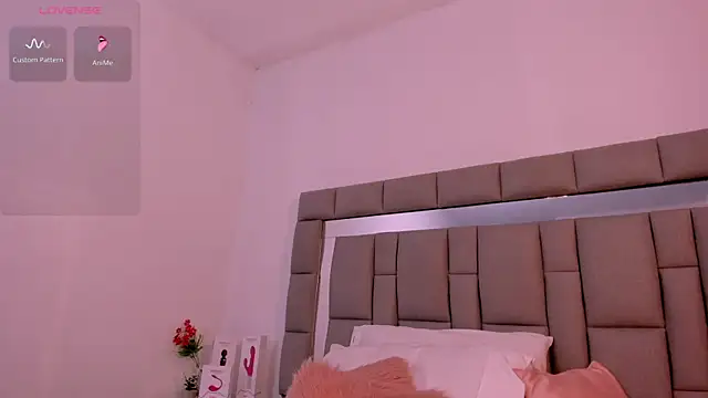 vivianne scott online show from October 4, 2025, 12:17 pm