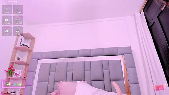 vivianne scott online show from March 7, 2025, 12:01 pm