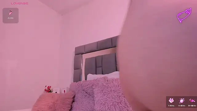 vivianne scott online show from September 27, 2025, 12:11 pm