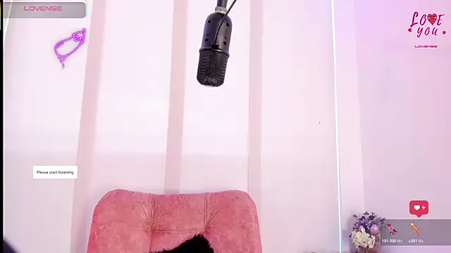 AndreaVelasco online show from April 14, 2026, 5:07 pm