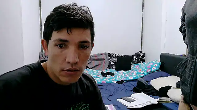 luxandracon23 online show from November 18, 2025, 2:05 am