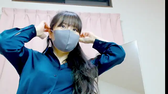 suzuka11111 online show from December 22, 2024, 11:22 am