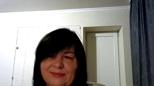 EmiliaLooo online show from September 9, 2025, 3:27 am