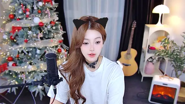 gfdges online show from February 12, 2025, 9:33 pm