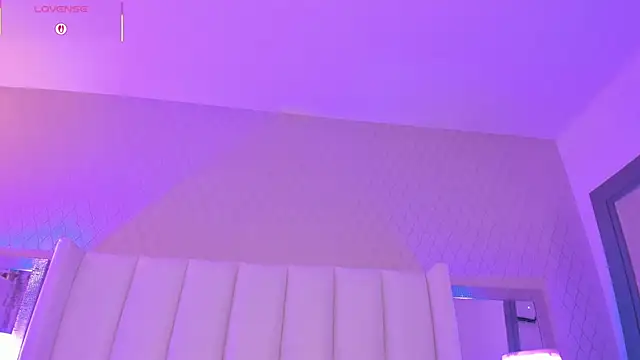 SophiaSmiiths  online show from October 26, 2025, 10:59 am