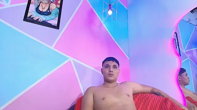 couple lovelyds online show from November 14, 2025, 8:45 pm