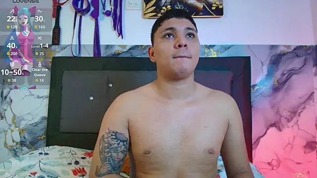 couple lovelyds online show from April 7, 2026, 9:05 pm