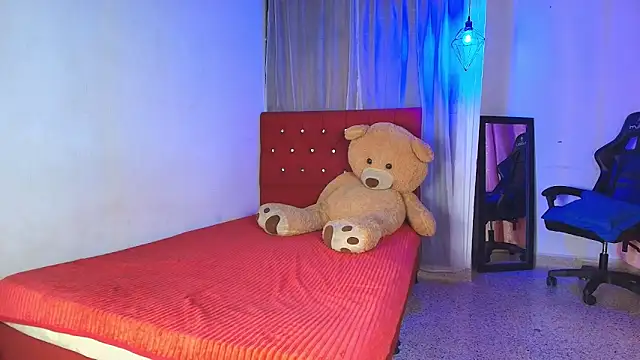 couple lovelyds online show from October 16, 2025, 9:34 pm