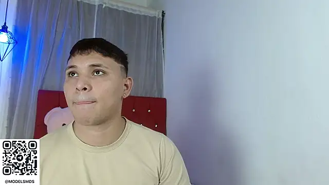 couple lovelyds online show from November 19, 2025, 8:42 pm