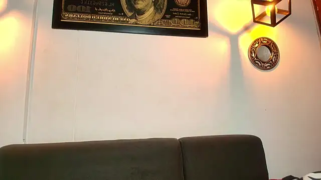 couple lovelyds online show from December 19, 2025, 9:06 pm