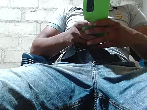 Snapshot of fernandez_latinblackk chatting on October 26, 2025, 1:50 am fernandez latinblackk online show from October 26, 2025, 1:50 am