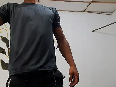 Snapshot of fernandez_latinblackk chatting on February 13, 2025, 5:37 am fernandez latinblackk online show from February 13, 2025, 5:37 am