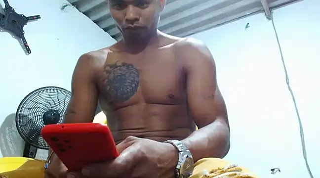 Snapshot of fernandez_latinblackk chatting on March 16, 2025, 12:45 am fernandez latinblackk online show from March 16, 2025, 12:45 am