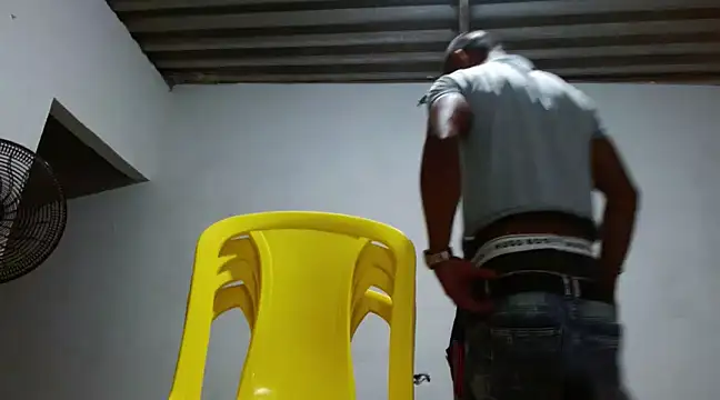 Snapshot of fernandez_latinblackk chatting on March 12, 2025, 1:14 am fernandez latinblackk online show from March 12, 2025, 1:14 am