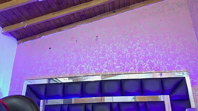 Sofia martiin online show from October 9, 2025, 3:07 am