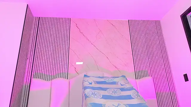 Sofia martiin online show from April 14, 2026, 3:11 am