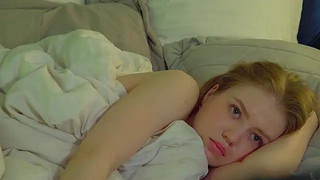 SelinSwarovski online show from March 19, 2026, 4:23 am