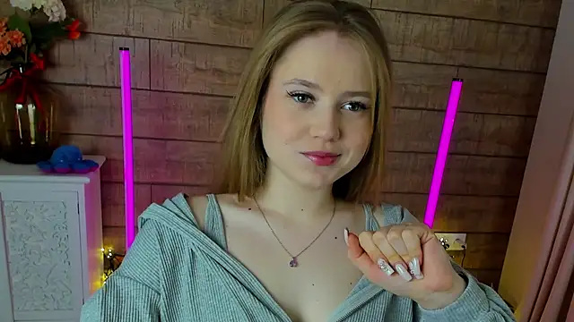 SelinSwarovski online show from March 2, 2025, 4:25 pm