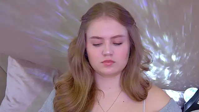 SelinSwarovski online show from October 20, 2025, 4:51 pm