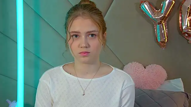 SelinSwarovski online show from February 28, 2026, 4:50 pm