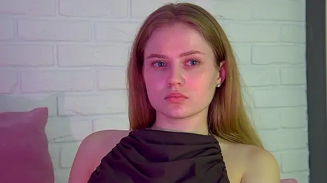 SelinSwarovski online show from November 12, 2025, 6:06 am