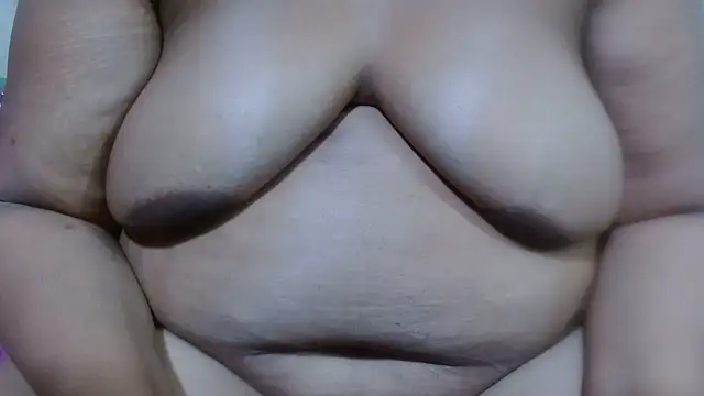 AuntyBigMadam87 online show from April 16, 2026, 5:57 pm