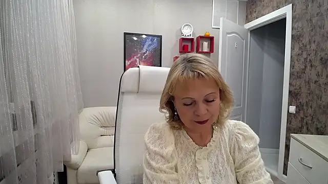 Milla Cutie18 online show from October 15, 2025, 4:55 am