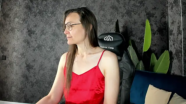 Lillian White online show from October 19, 2025, 11:40 pm