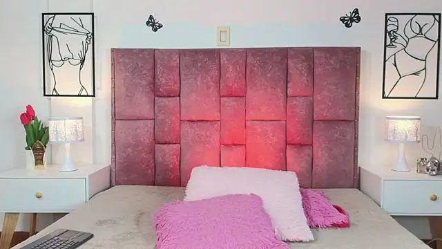 NicolMiller4 online show from April 5, 2026, 2:18 am