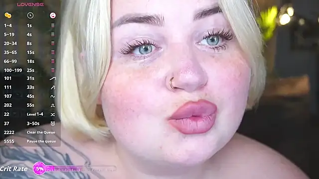 ZaraReignn online show from October 11, 2025, 7:37 pm