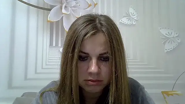 TinaFun4u online show from November 25, 2025, 9:04 pm