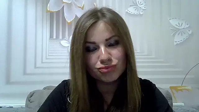 TinaFun4u online show from April 24, 2026, 8:33 pm