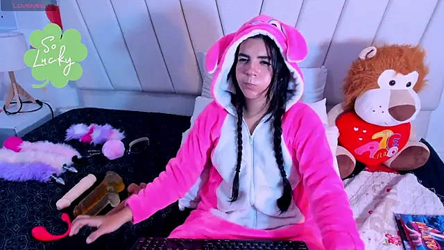 MorganitaX online show from March 18, 2025, 12:39 pm