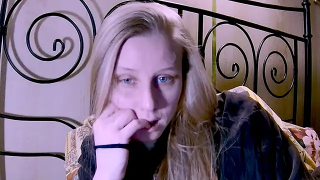 KatiKate online show from January 20, 2025, 7:57 pm