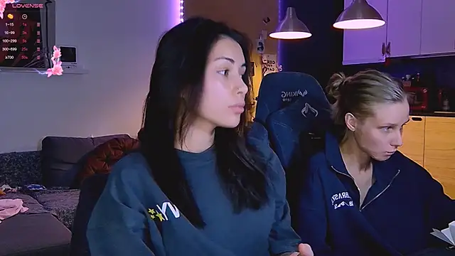 KatiKate online show from October 15, 2025, 8:17 pm