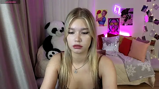 Snapshot of BattyMelody chatting on September 17, 2025, 1:13 pm BattyMelody online show from September 17, 2025, 1:13 pm