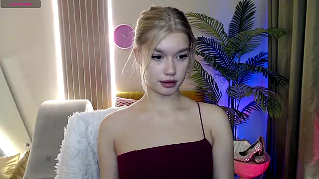 Snapshot of BattyMelody chatting on November 22, 2025, 11:42 am BattyMelody online show from November 22, 2025, 11:42 am