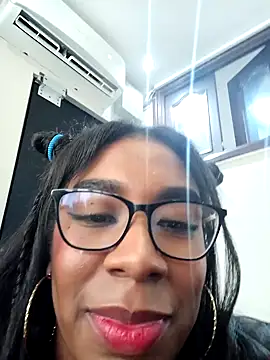 KloheCurvy online show from January 8, 2025, 4:54 pm