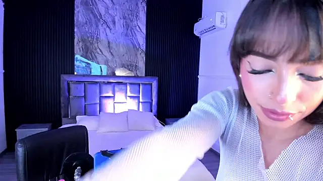 Snapshot of MiiaaMoonroee chatting on November 13, 2025, 9:08 pm MiiaaMoonroee online show from November 13, 2025, 9:08 pm